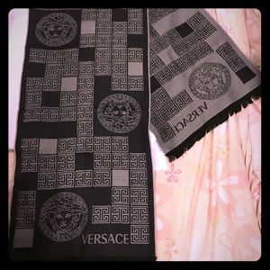 Versace black and grey printed wool scarf